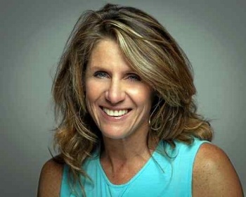 Vicki_Larson-744398-edited.jpg