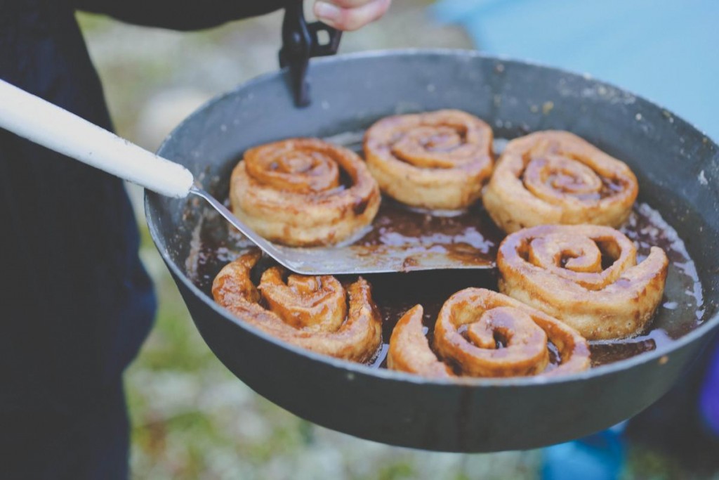 Fresh cinnamon rolls in a frying pan